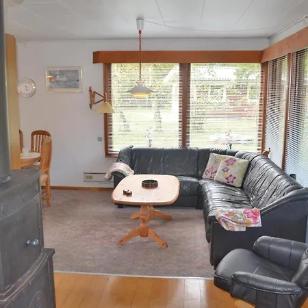 Holiday home Nice In W/ 3 Bedrooms And Wifi